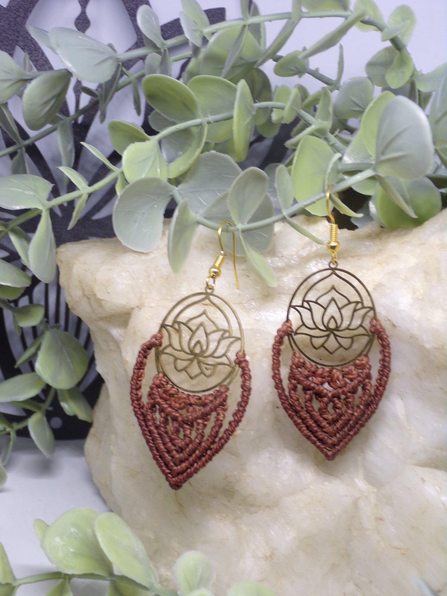 Boucles d'oreilles en macramé, Lotus d'or