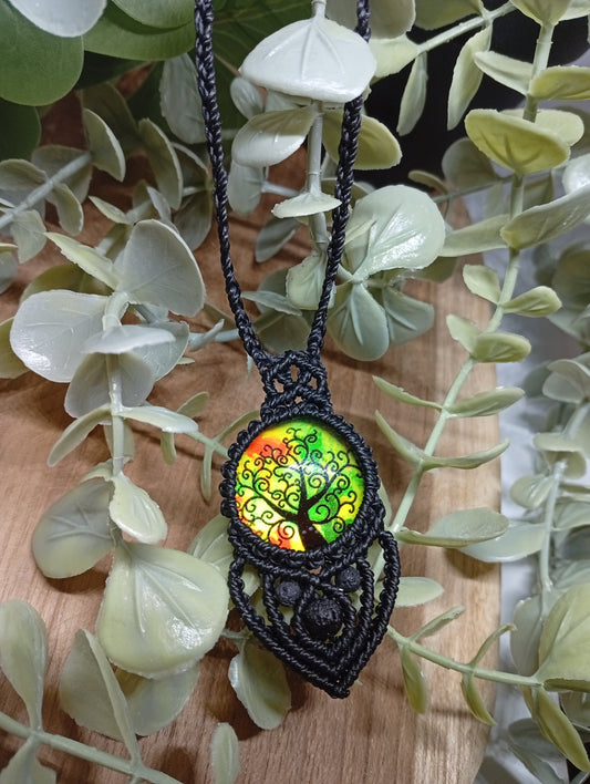 Arbre de vie ensoleillé, collier en micro macramé