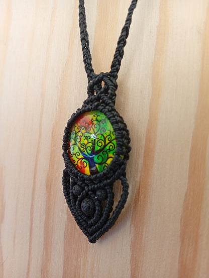 Arbre de vie ensoleillé, collier en micro macramé