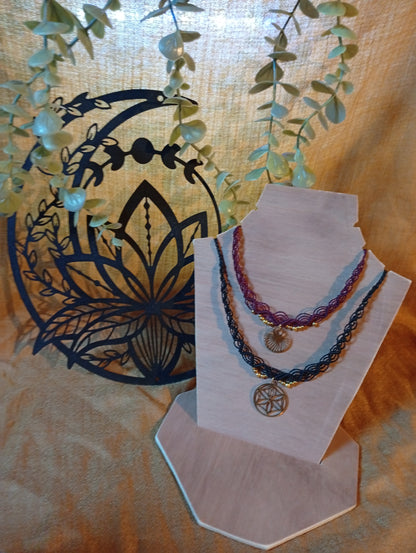 Buste en bois, présentoir à collier