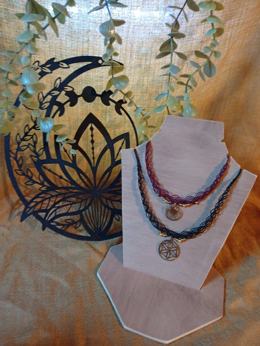 Buste en bois, présentoir à collier