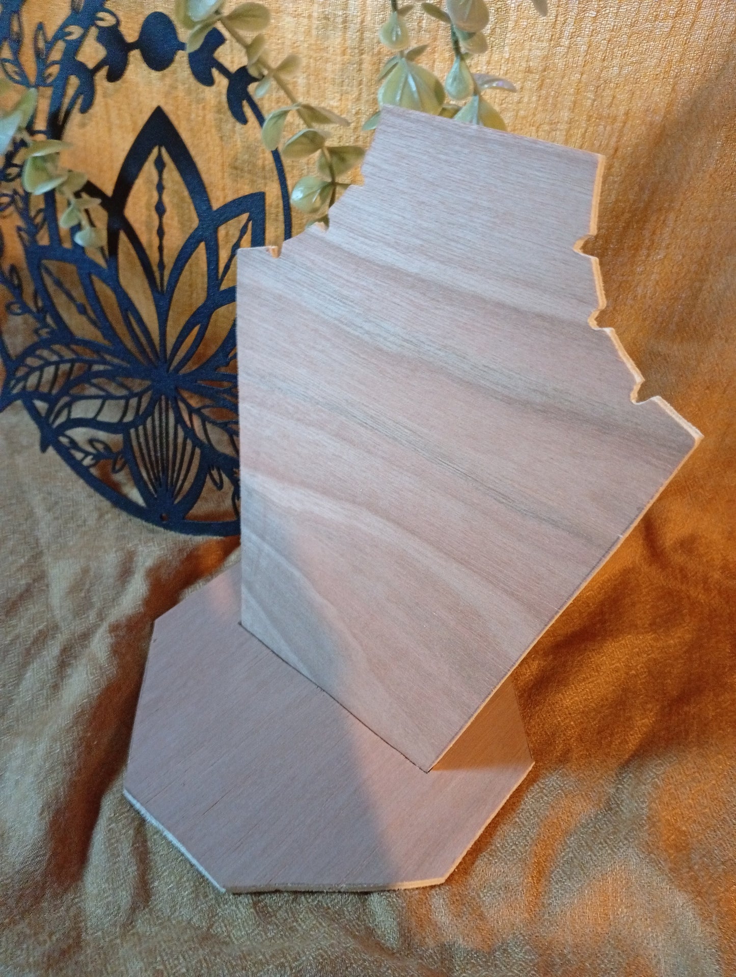 Buste en bois, présentoir à collier