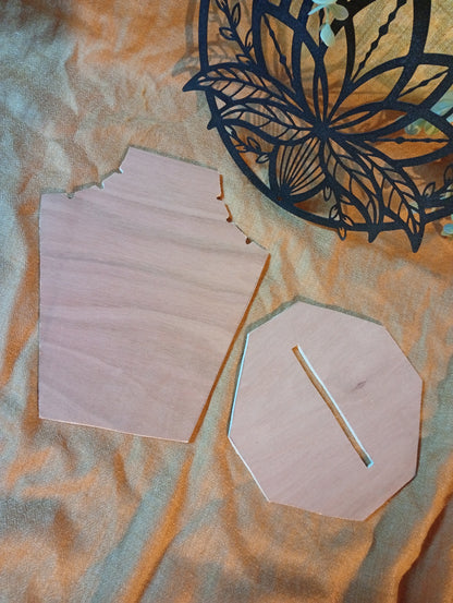 Buste en bois, présentoir à collier