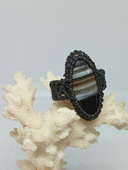 Bague en macramé et pierre semi-précieuse