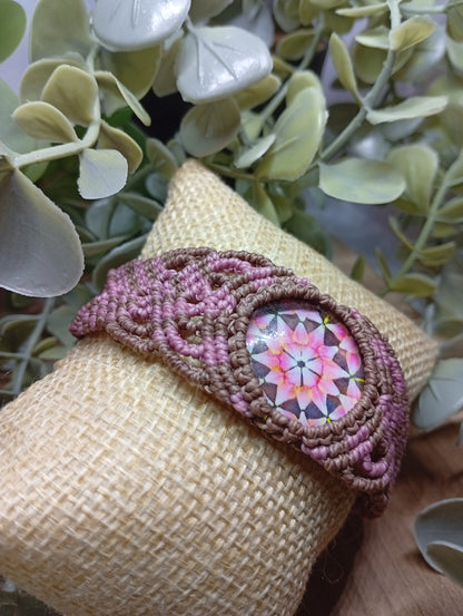 Bracelet en macramé, Entrelac rose