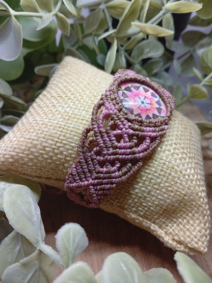 Bracelet en macramé, Entrelac rose