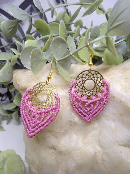 Boucles d'oreilles en macramé tisseuses d'étoiles