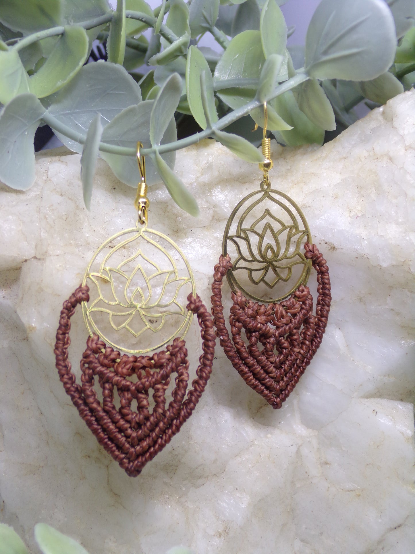 Boucles d'oreilles en macramé, Lotus d'or