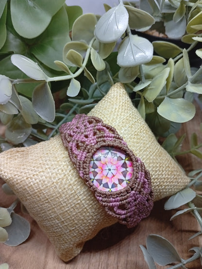 Bracelet en macramé, Entrelac rose